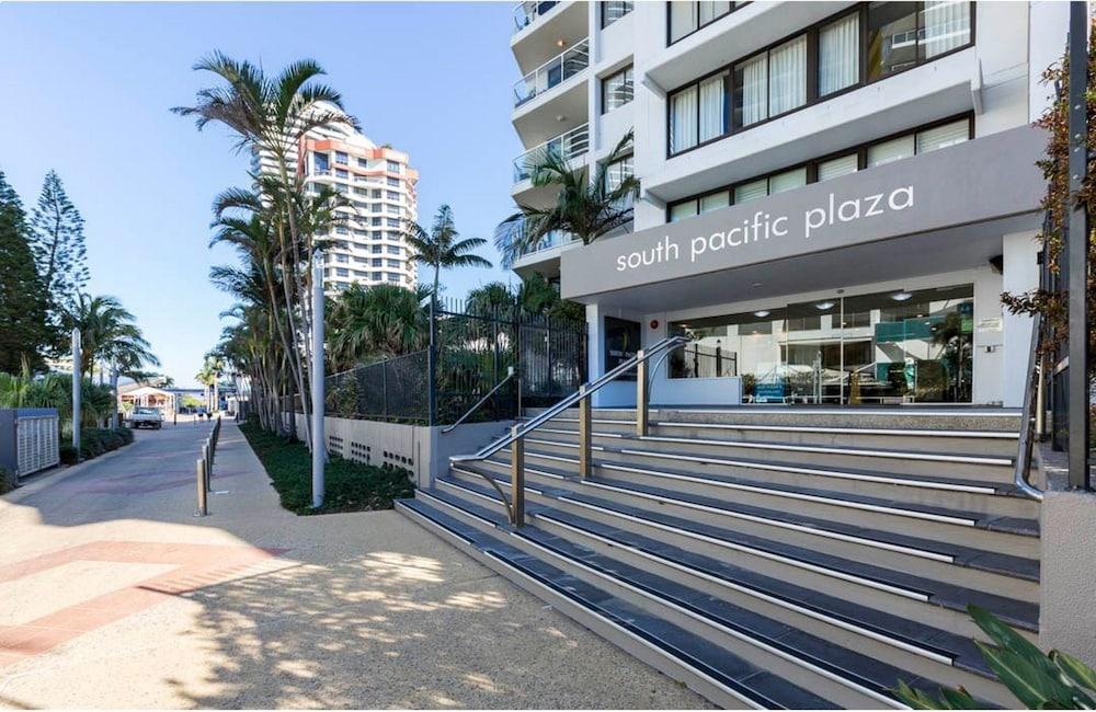 South Pacific Plaza - Official Aparthotel Броудбийч Екстериор снимка