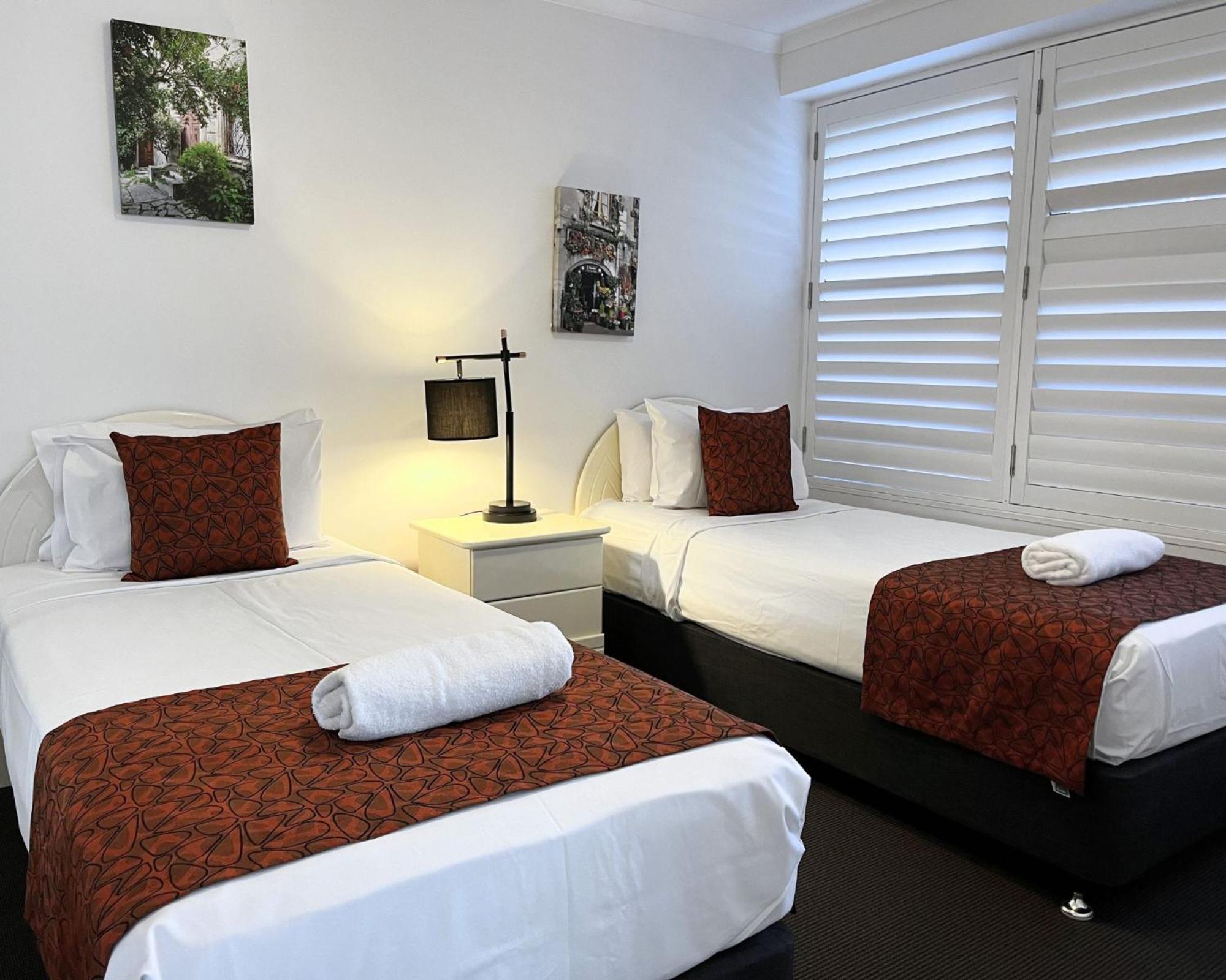 South Pacific Plaza - Official Aparthotel Броудбийч Екстериор снимка